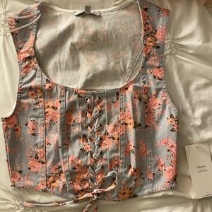 New top floral size small w laces blashe NWT